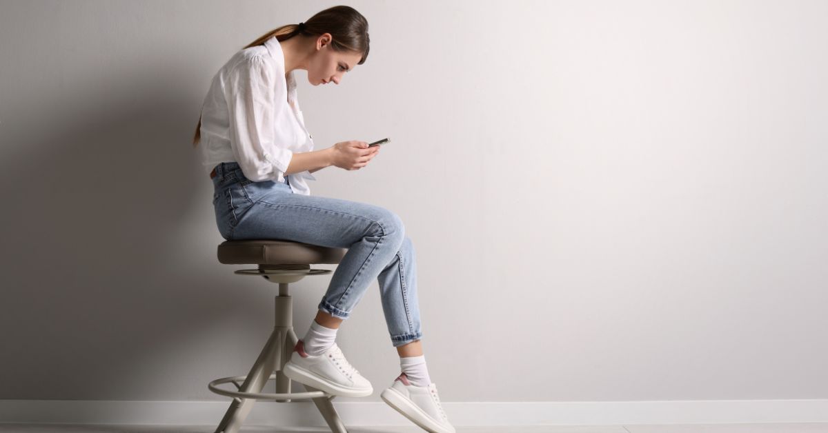 How Poor Posture Affects Energy Levels and Productivity